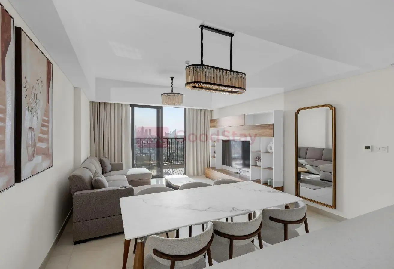 Stylish Fully-Equipped 2BDR, Gym & Pool Access