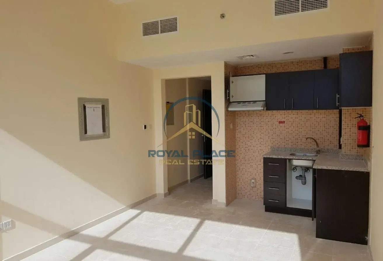 PREMIUM LOCATION | BEST PRICE | UNFURNISHED |