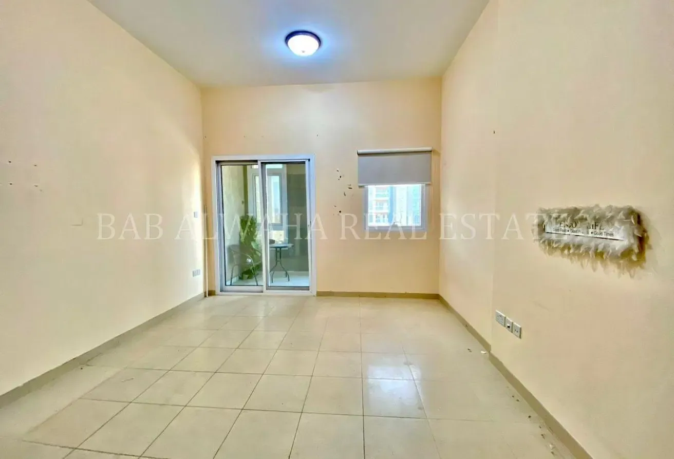 Bright Studio Apt With Balcony Next To LuLu Mall