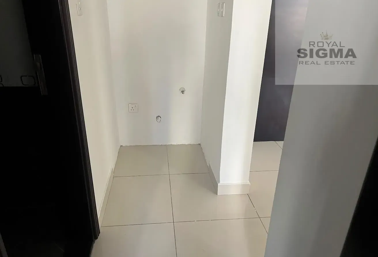 SPACIOUS 2BR/ 3BATH/ BALCONY / HUGE SIZE
