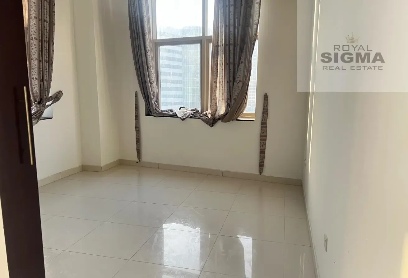 SPACIOUS 2BR/ 3BATH/ BALCONY / HUGE SIZE