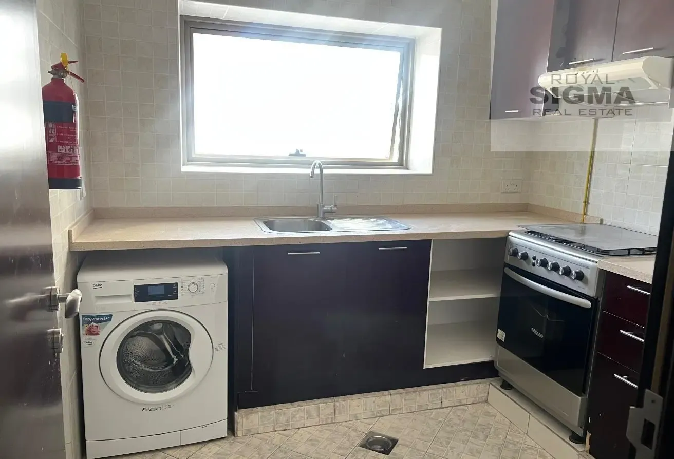 SPACIOUS 2BR/ 3BATH/ BALCONY / HUGE SIZE