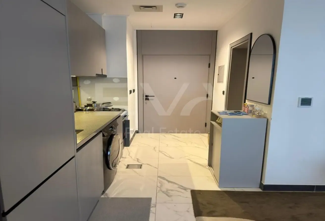 FULLY FURNISHED | COMMUNITY VIEW | VACANT