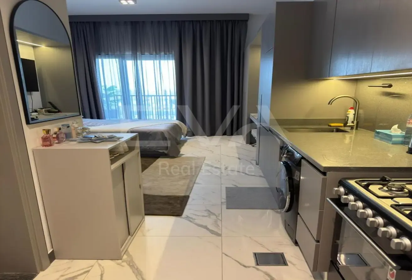 FULLY FURNISHED | COMMUNITY VIEW | VACANT