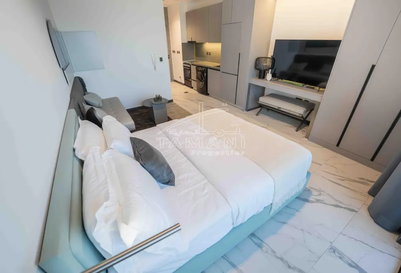 Bright and Spacious Studio | Available Now