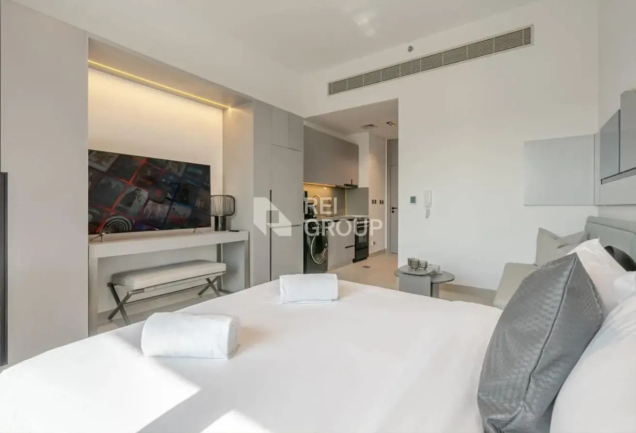 Fully Furnished I Modern Residence I Community View