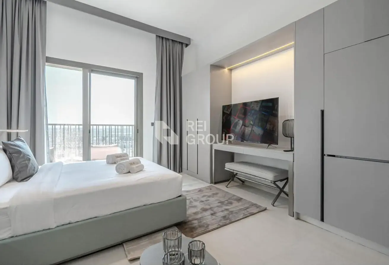 Fully Furnished I Modern Residence I Community View