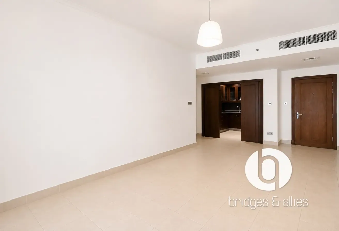 1 BED | UNFURNISHED |  COMMUNITY  AND POOL VIEW