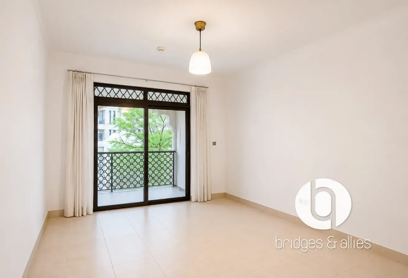 1 BED | UNFURNISHED |  COMMUNITY  AND POOL VIEW