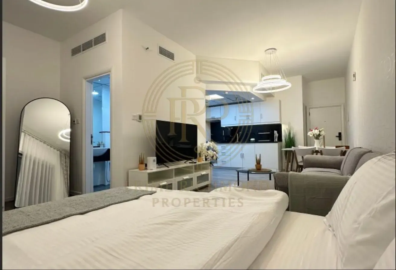Furnished 1BR Studio‑Style | Pool & SZR Views