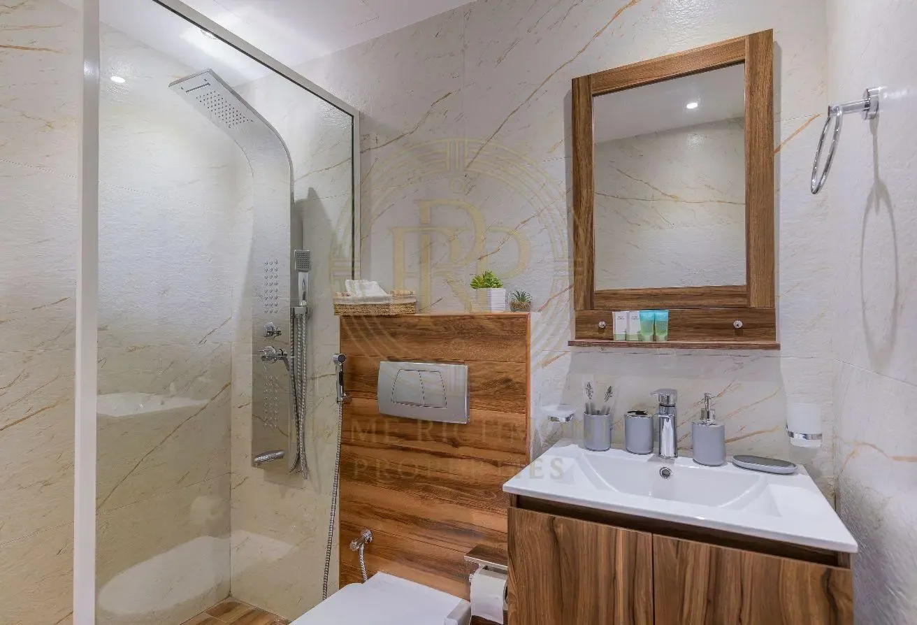 Exclusive Ready MoveIn | Upgraded | Prime Location