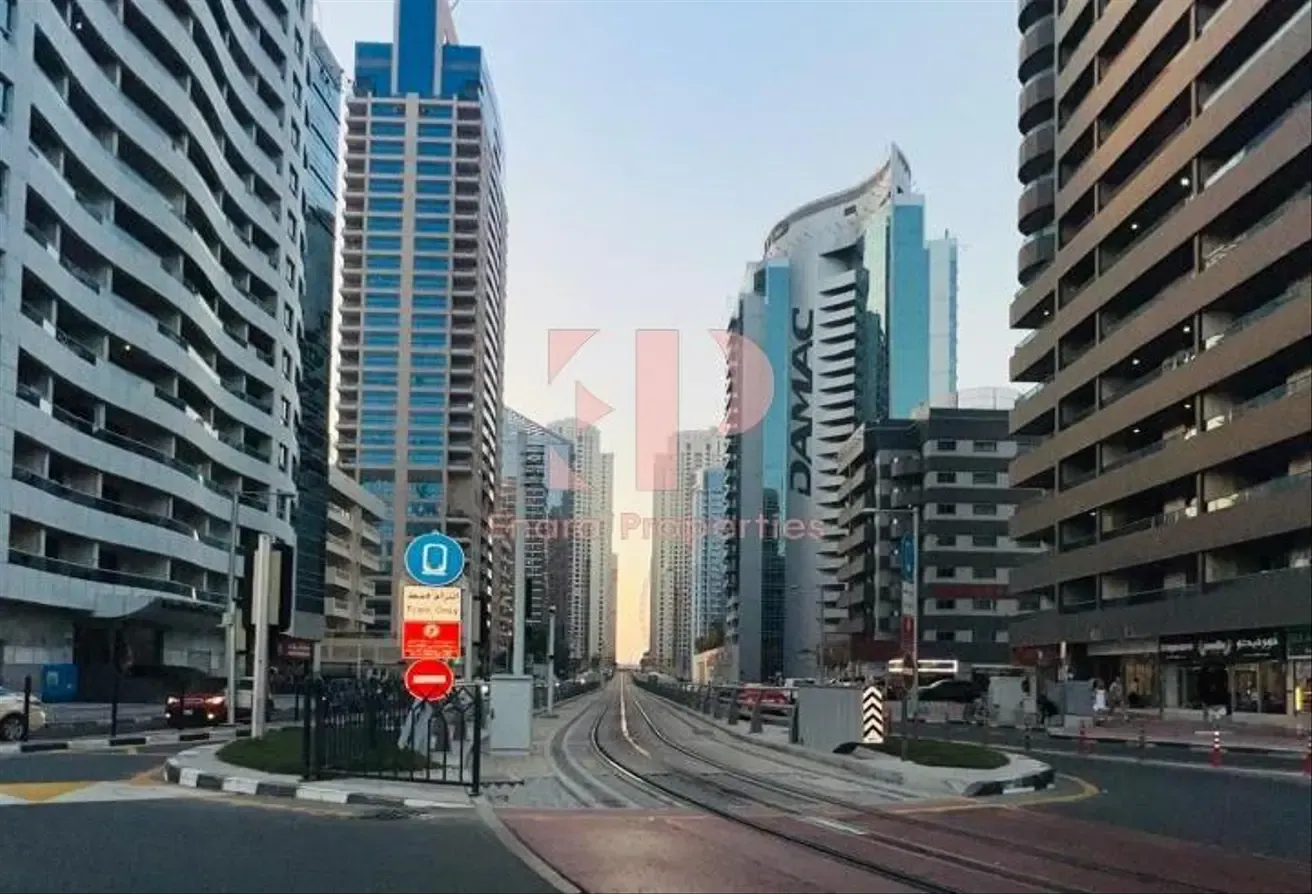 UPGRADED l PARKING l VACANT