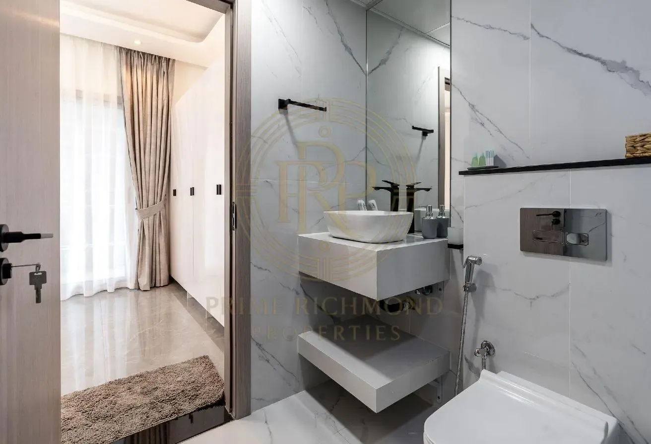 Fully Upgraded| Gas and Chiller Free | City View