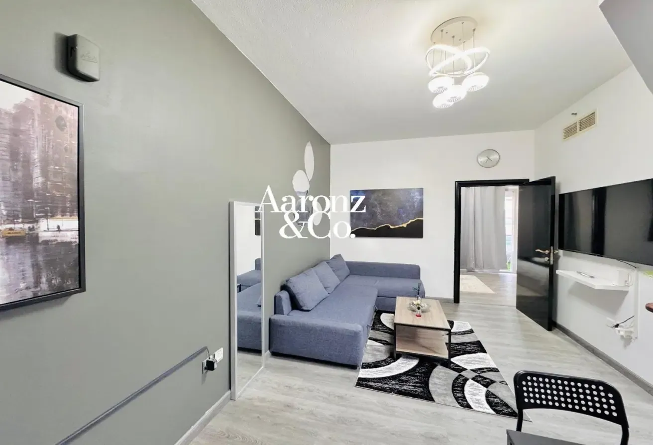 Vacant | Chiller Free | Fully Furnished | Upgraded
