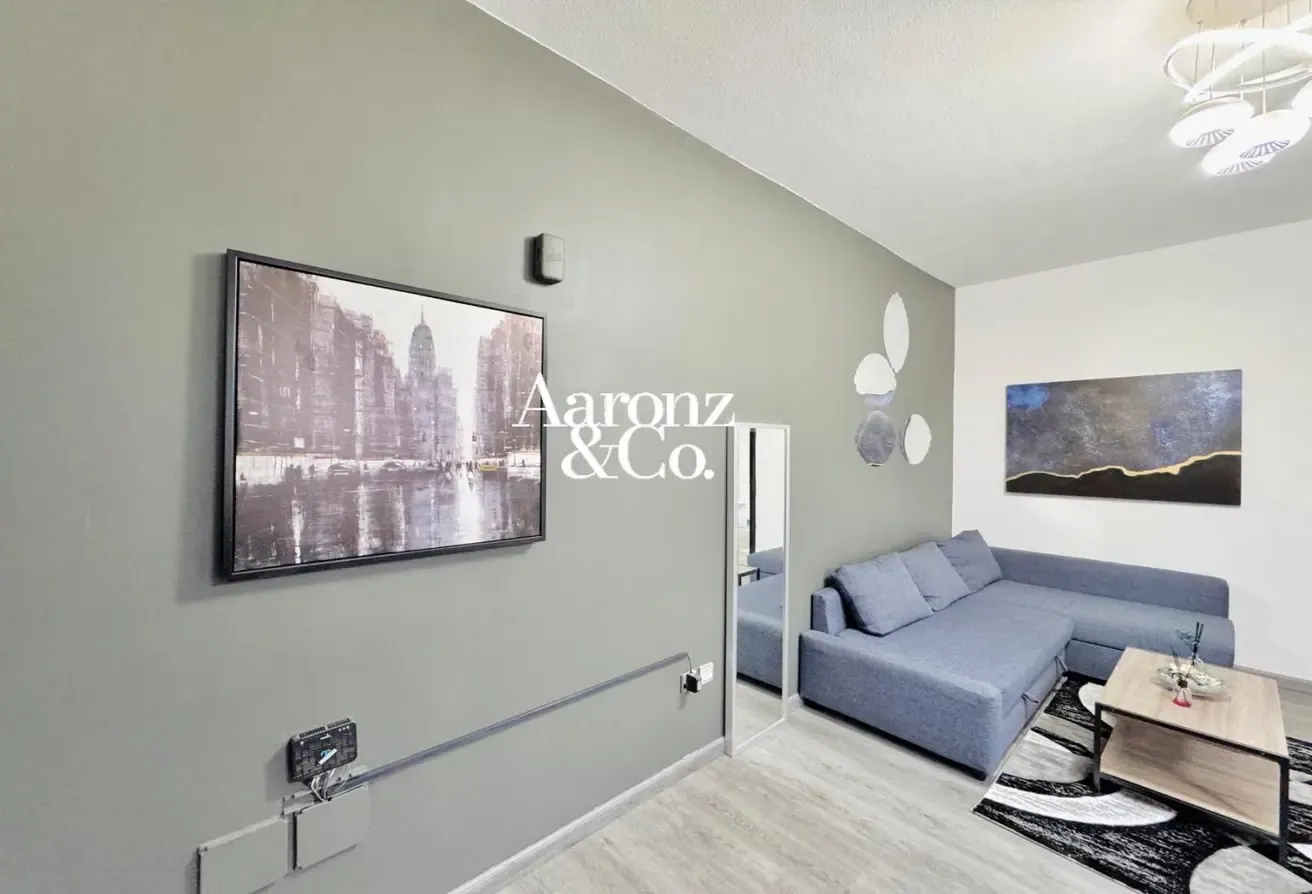 Vacant | Chiller Free | Fully Furnished | Upgraded
