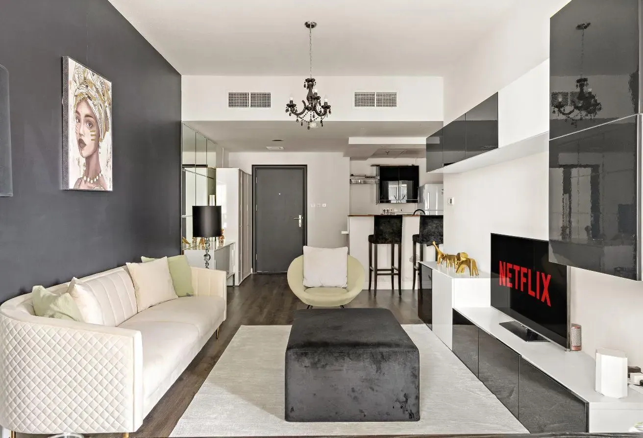 SUMMER DEAL | ALL BILLS INCLUDED I NEAR METRO