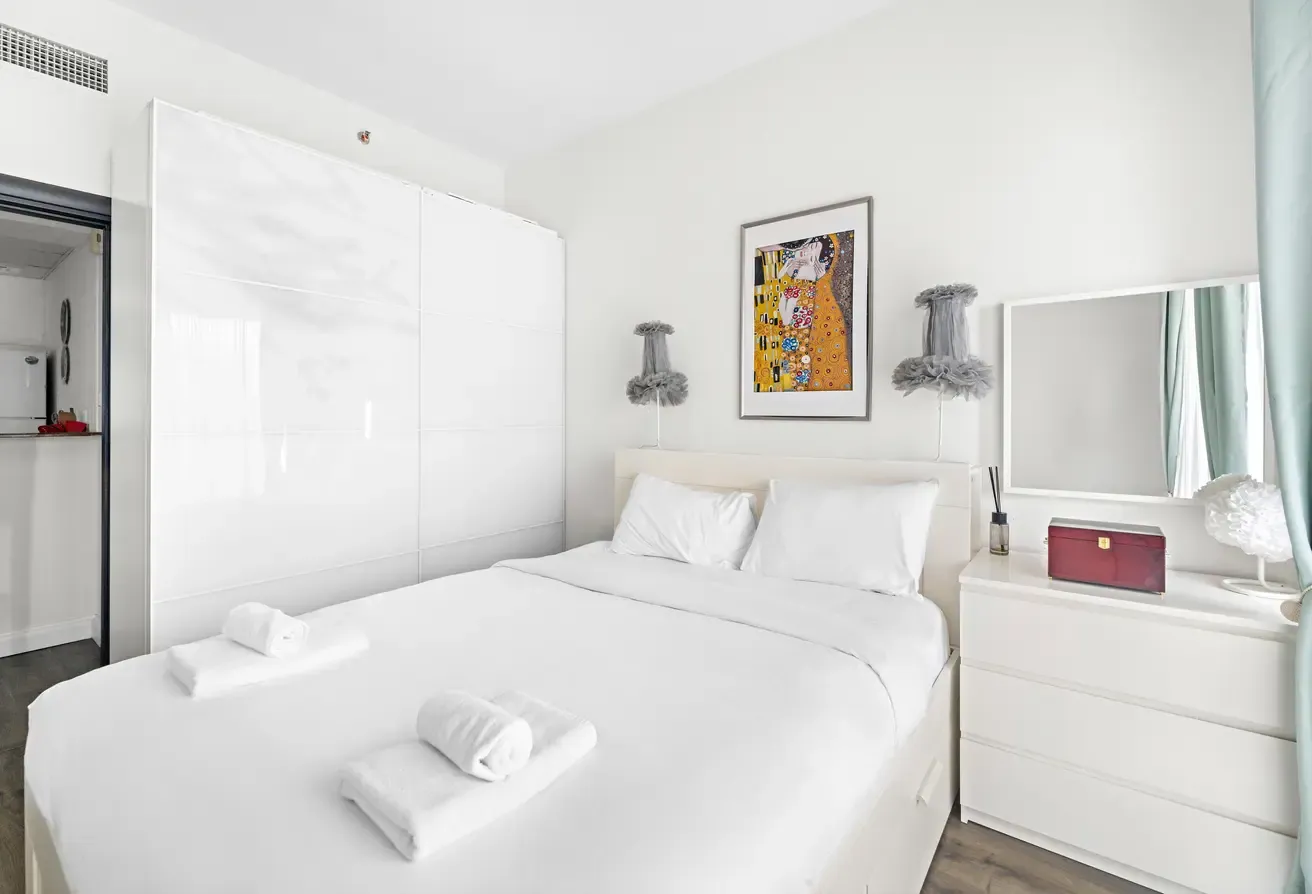 SUMMER DEAL | ALL BILLS INCLUDED I NEAR METRO