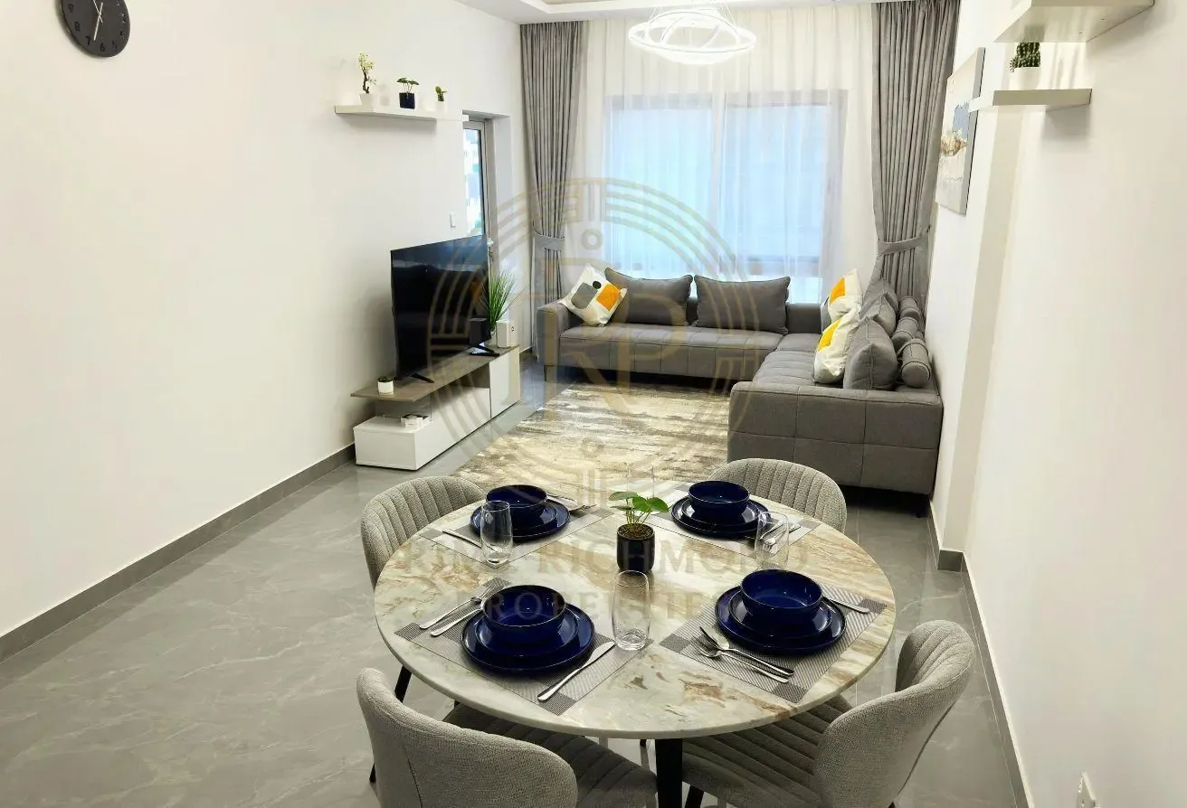 Fully Furnished & Upgraded | Balcony & City View