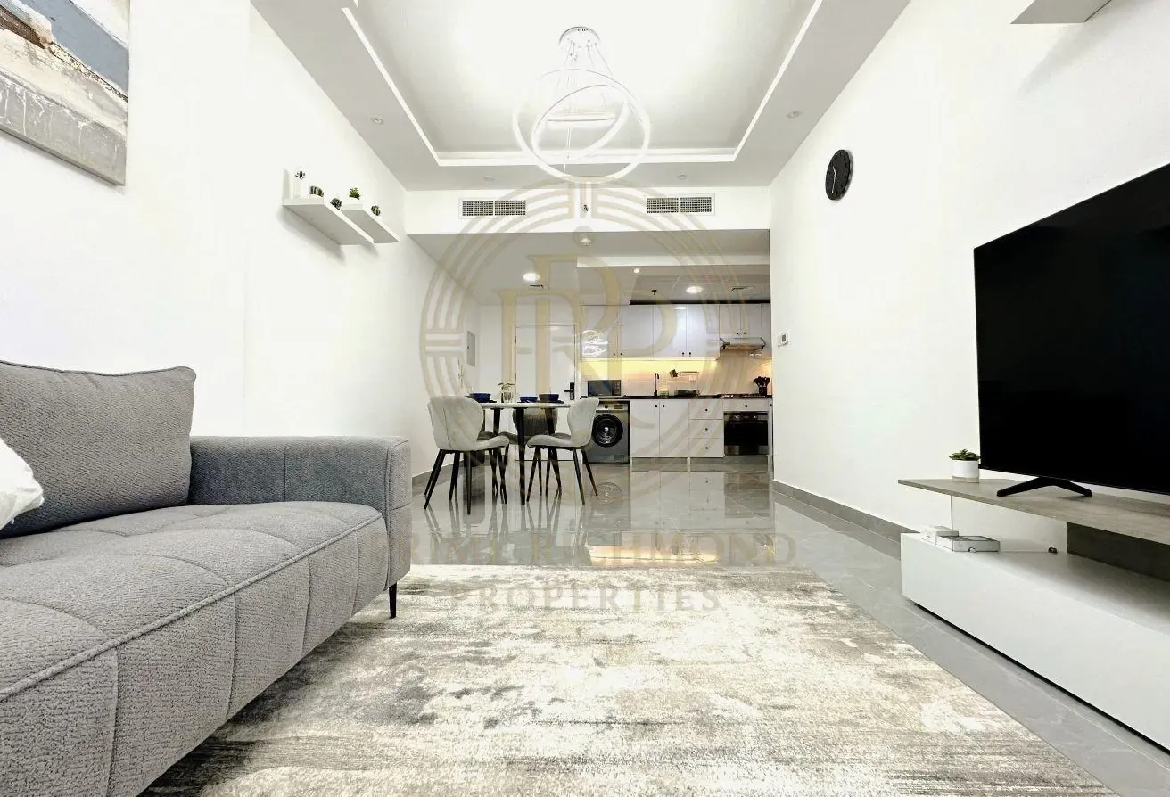 Fully Furnished & Upgraded | Balcony & City View
