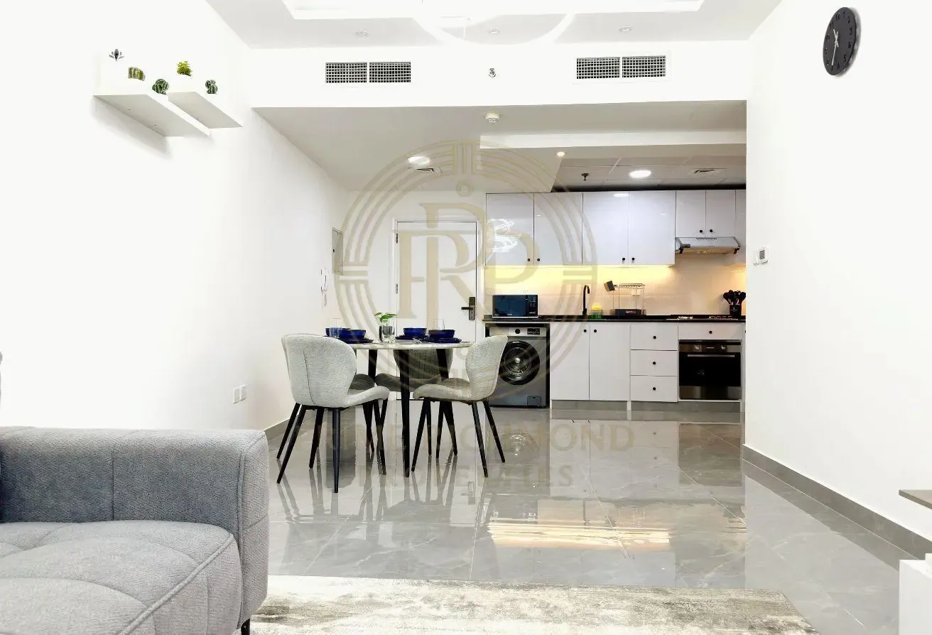 Fully Furnished & Upgraded | Balcony & City View