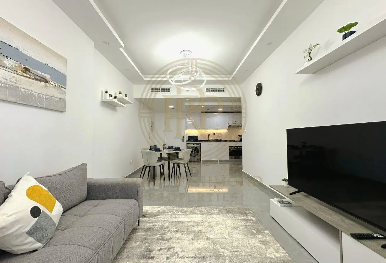Fully Furnished & Upgraded | Balcony & City View