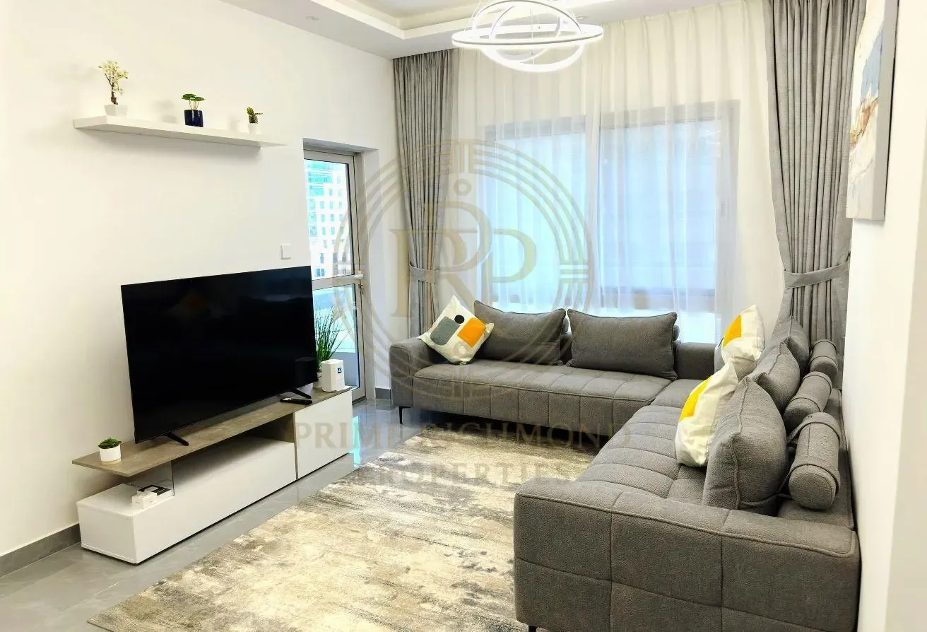 Fully Furnished & Upgraded | Balcony & City View