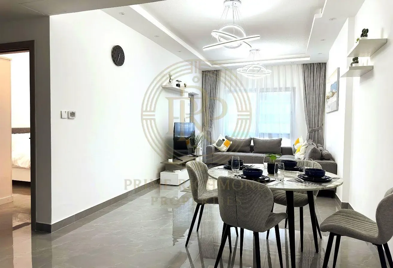Fully Furnished & Upgraded | Balcony & City View