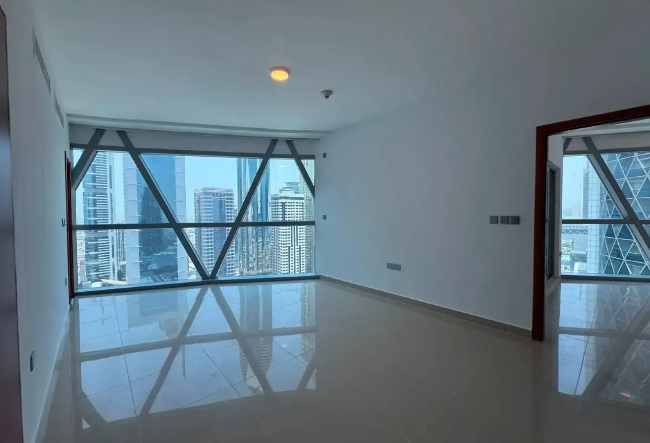 Fully Refurbished | DIFC l High Floor !!!