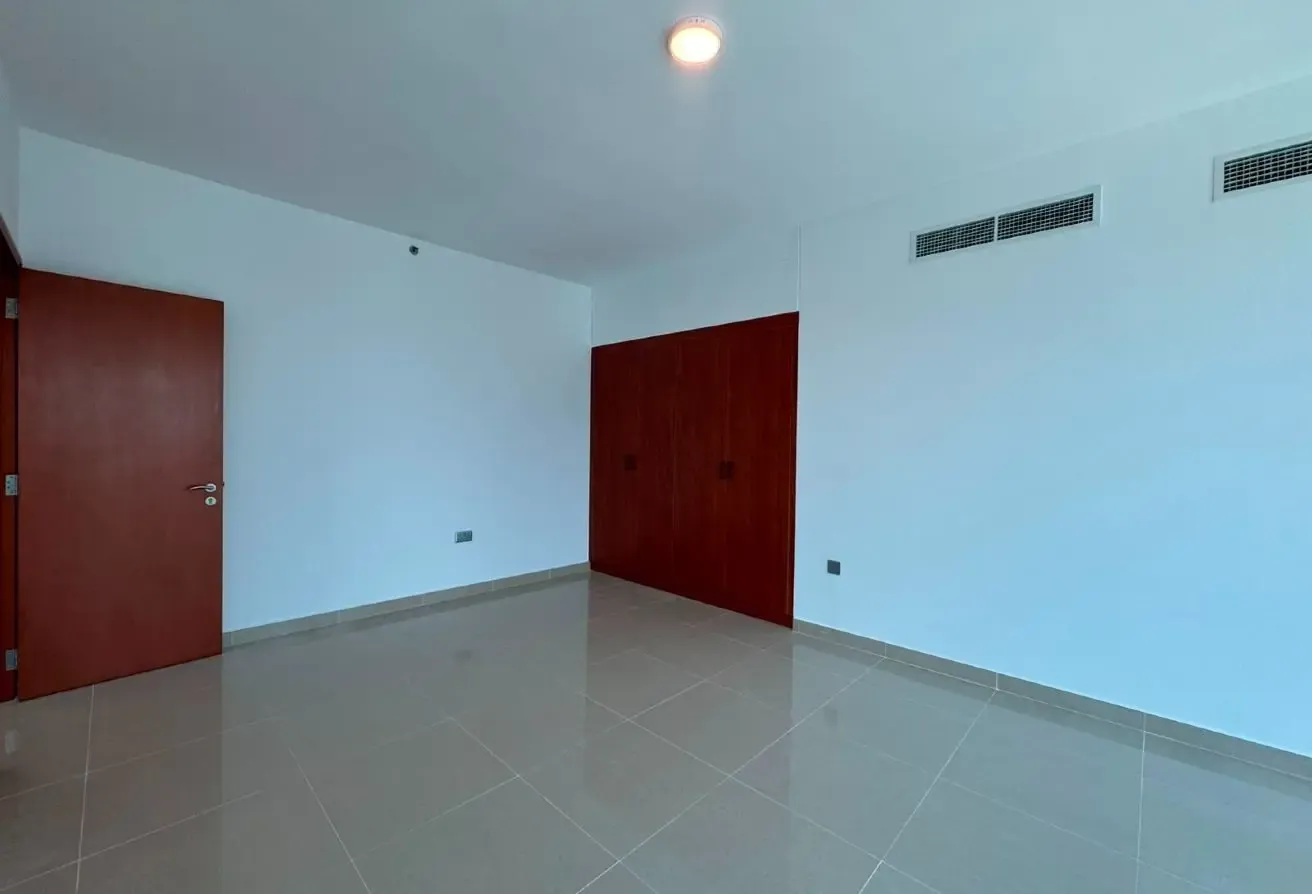 Fully Refurbished | DIFC l High Floor !!!