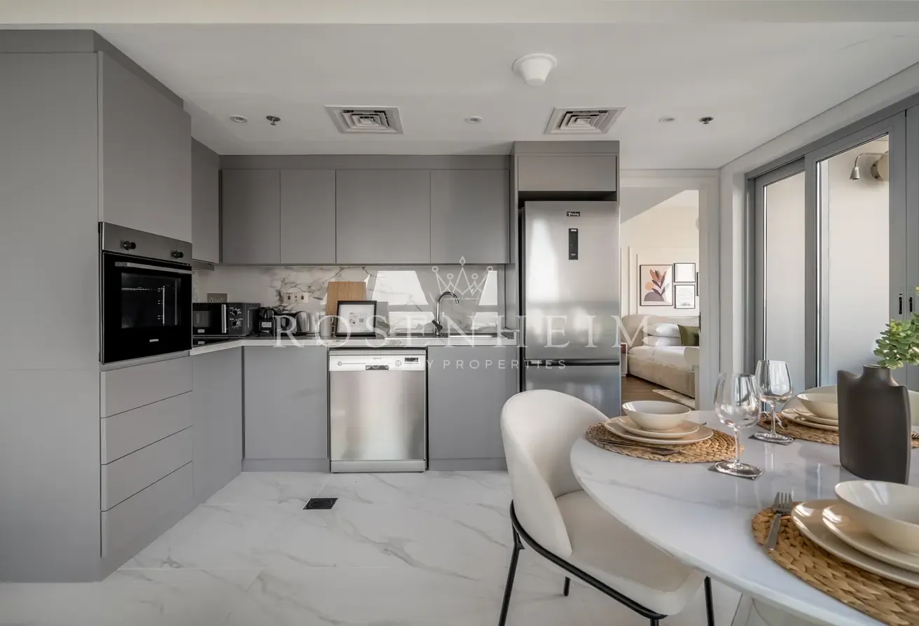 Luxury Renovated  | Vacant | DIFC Life | Furnished