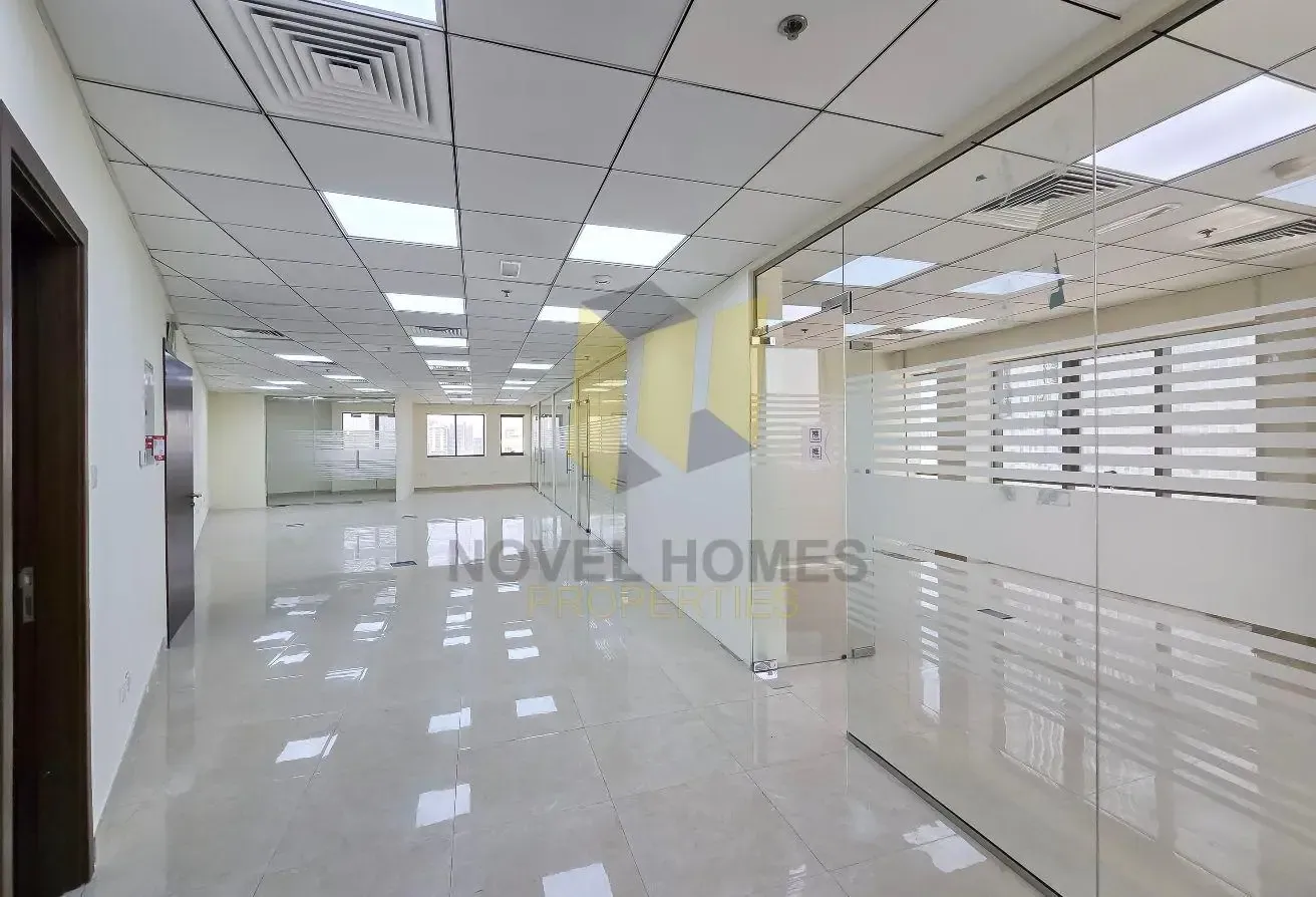 READY TO MOVE | FITTED OFFICE | 3 PARKING SLOTS