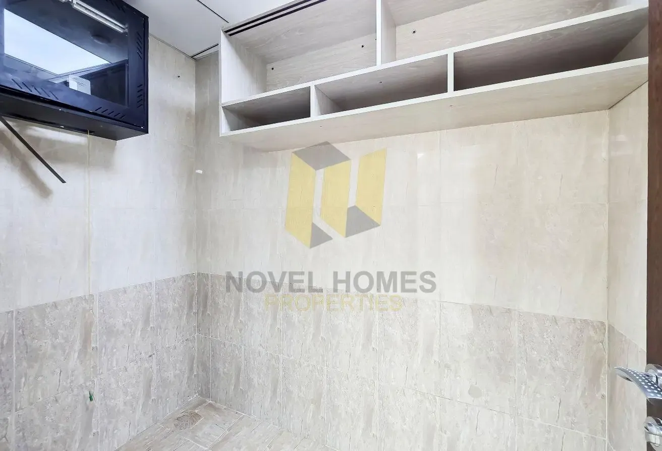 READY TO MOVE | FITTED OFFICE | 3 PARKING SLOTS