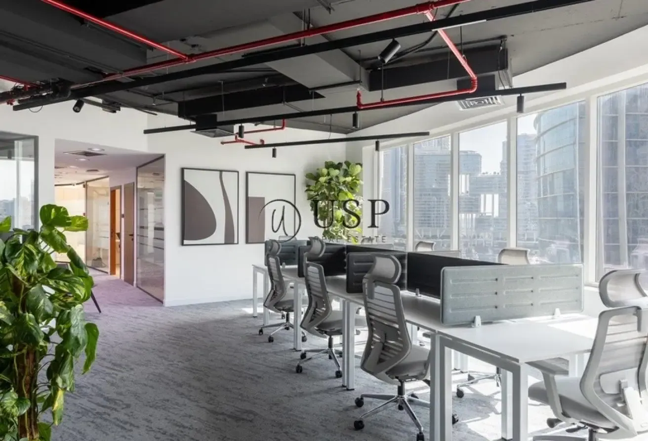 Full Floor l Size: 8,798 sq ft  l Canal View