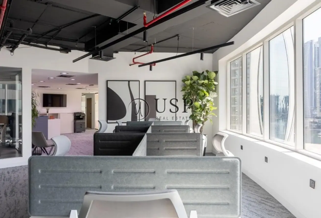 Full Floor l Size: 8,798 sq ft  l Canal View