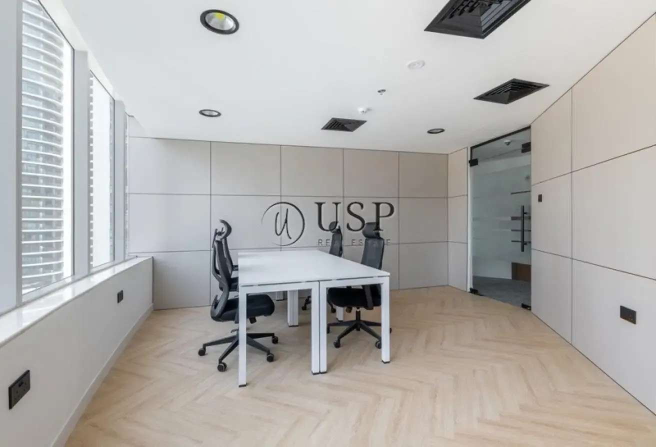 Full Floor l Size: 8,798 sq ft  l Canal View