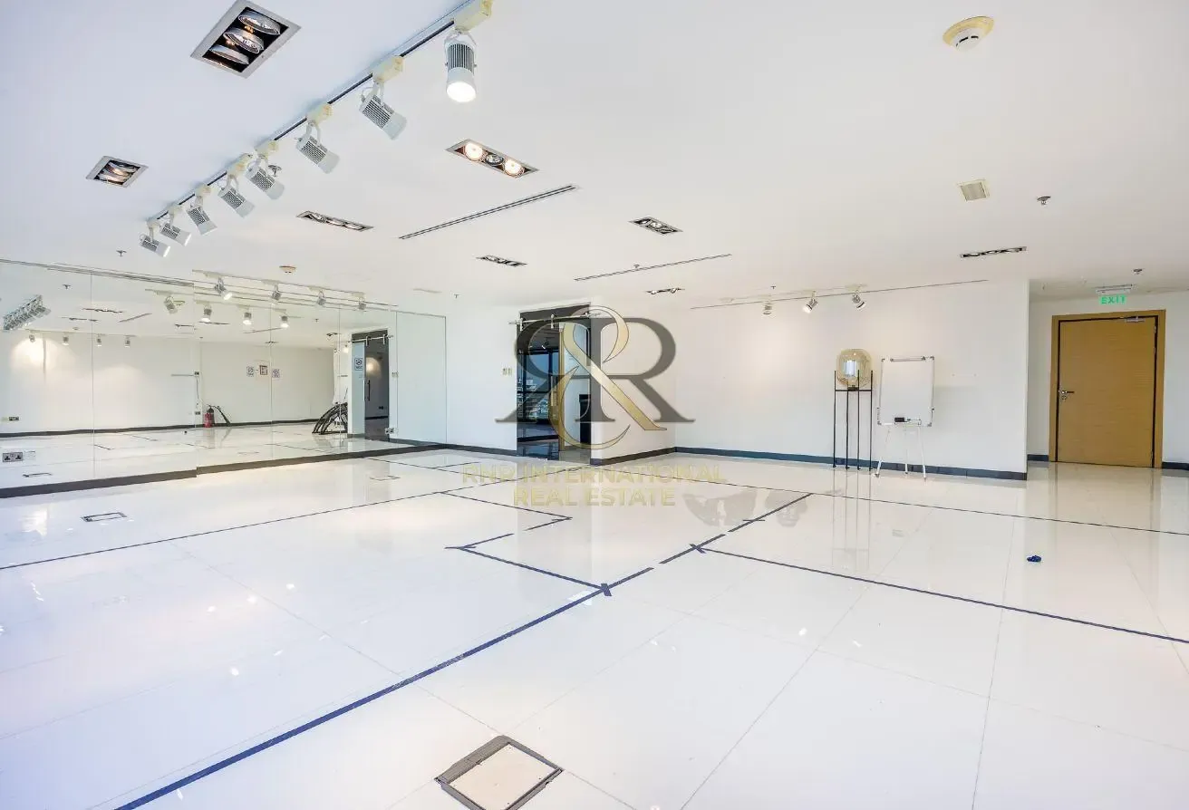 Fitted Office with Pantry and Toilet | Uptown View