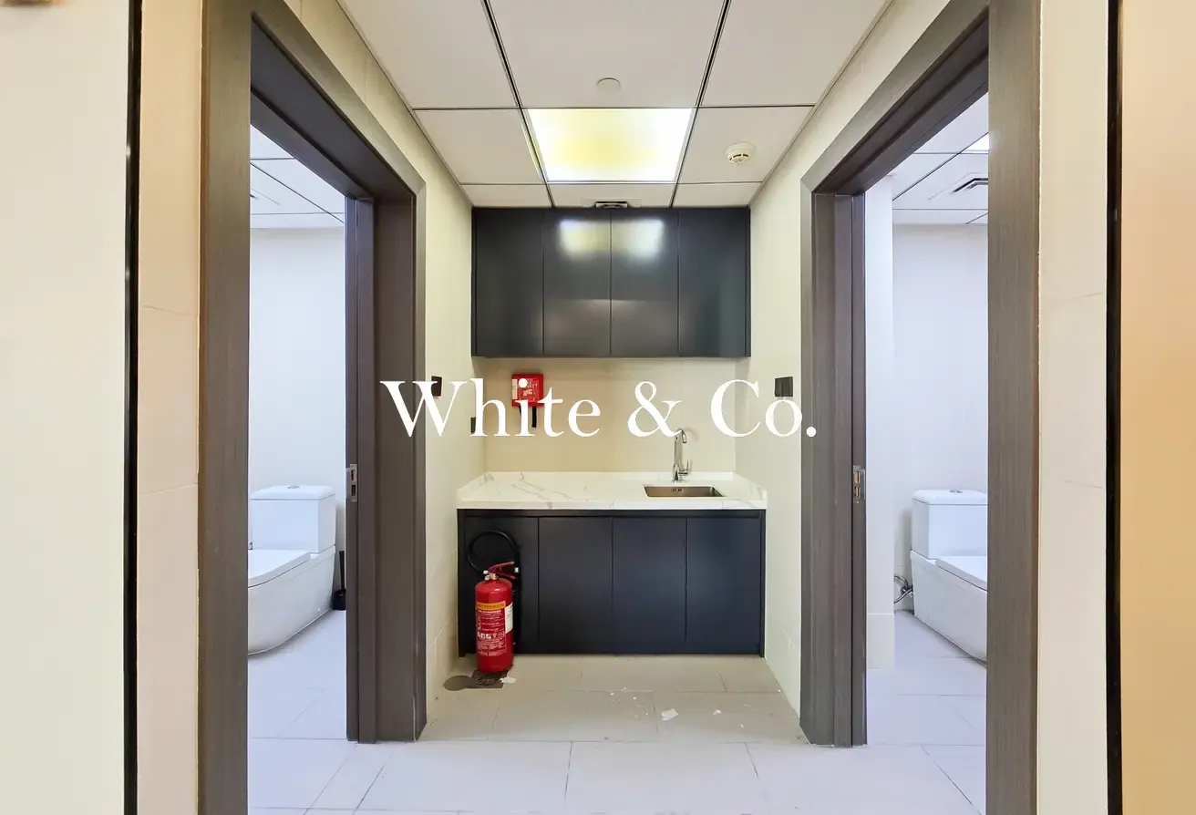 Vacant Now | Full Floor | Panoramic Views