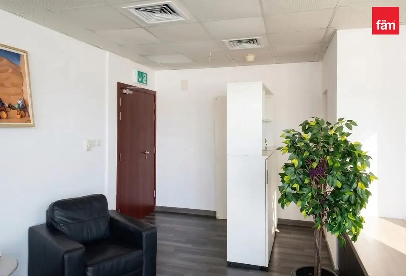 Luxury Fitted | Open Layout | Commercial Expert