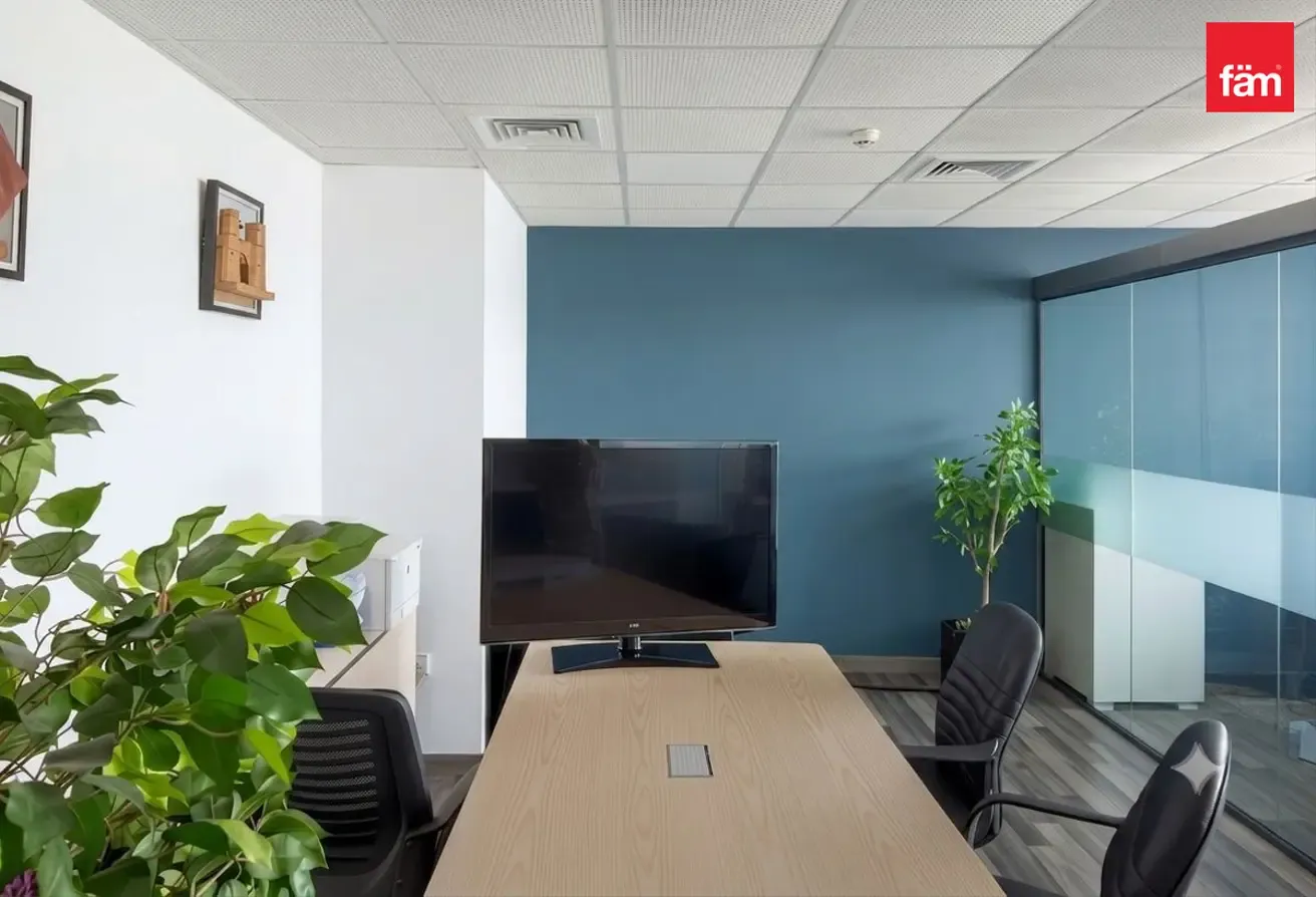 Luxury Fitted | Open Layout | Commercial Expert