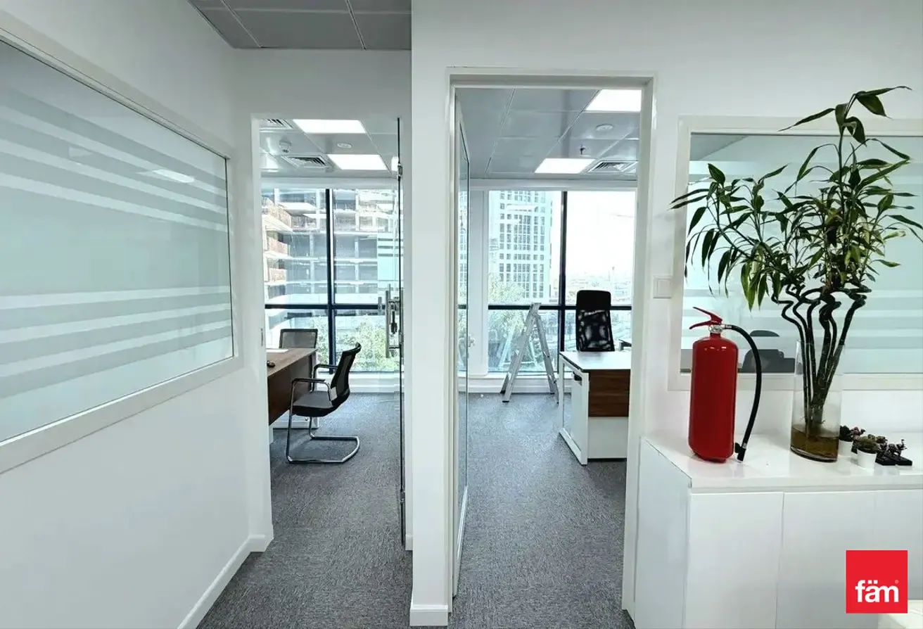 Fully Fitted | 2 parkings | Vacant | Low Floor