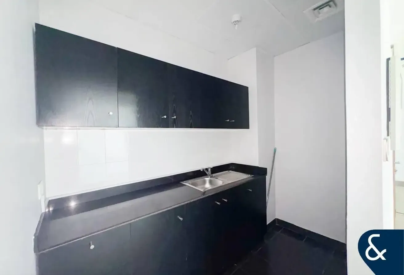 Canal Views | Fully Fitted | Good Value