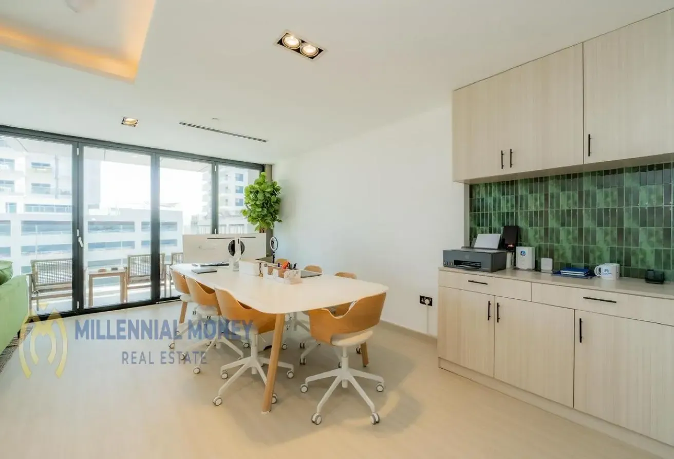 Stylish Furnished  | Bright & Spacious | VOT