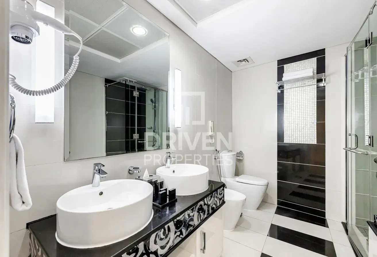 Fully Furnished | Burj Khalifa View | Vacant