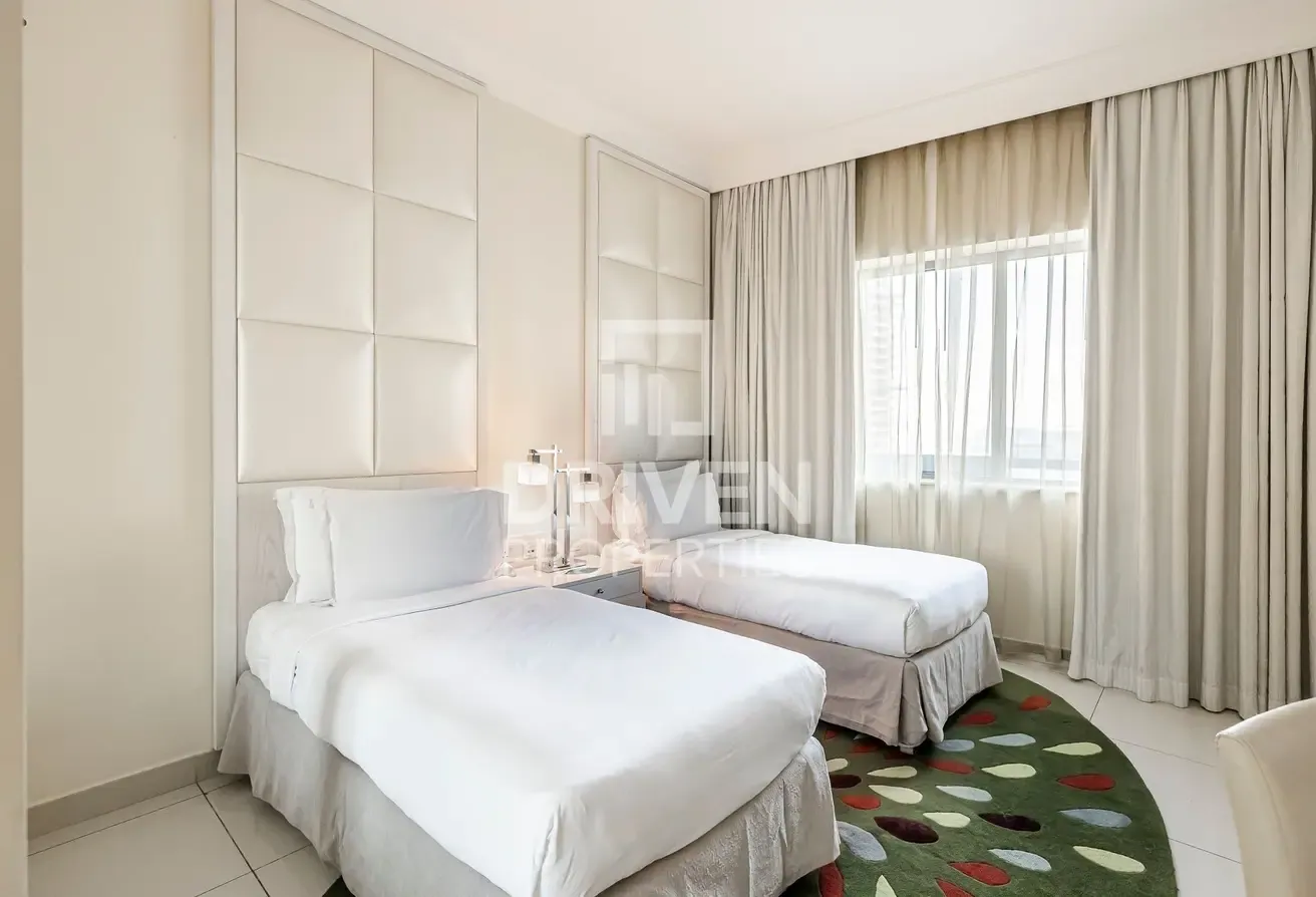 Fully Furnished | Burj Khalifa View | Vacant