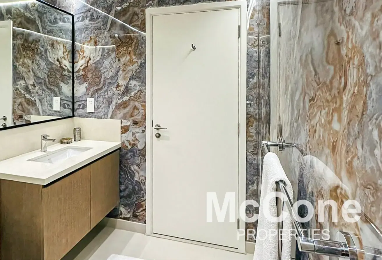 Corner | Upgraded | Boulevard & Fountain View