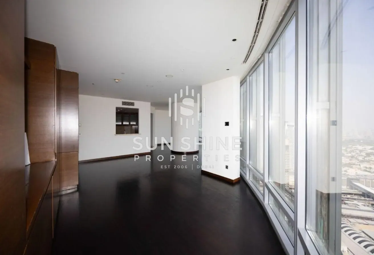 Vacant - Full Fountain View - High Floor