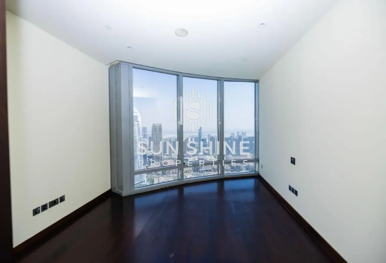 Vacant - Full Fountain View - High Floor