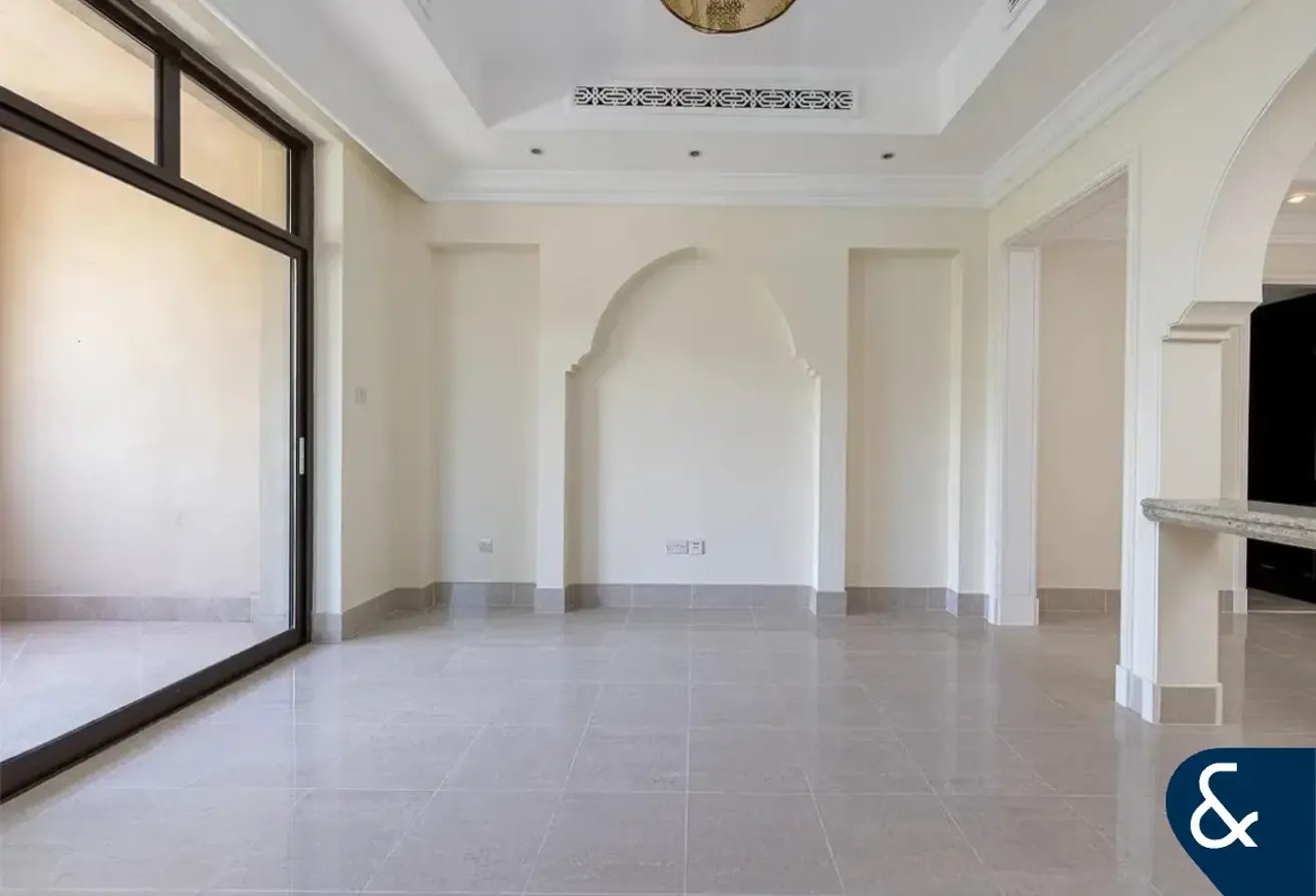 Vacant Now | Lake View | Prime Location