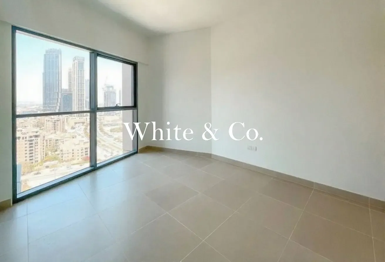 Burj Khalifa View | Unfurnished | Vacant