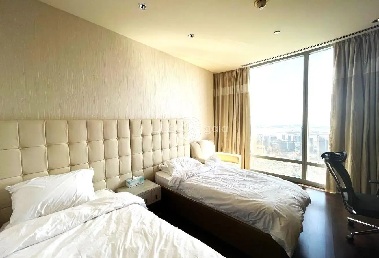 Sun-Filled 2BR | Fountain View | Fully Furnished